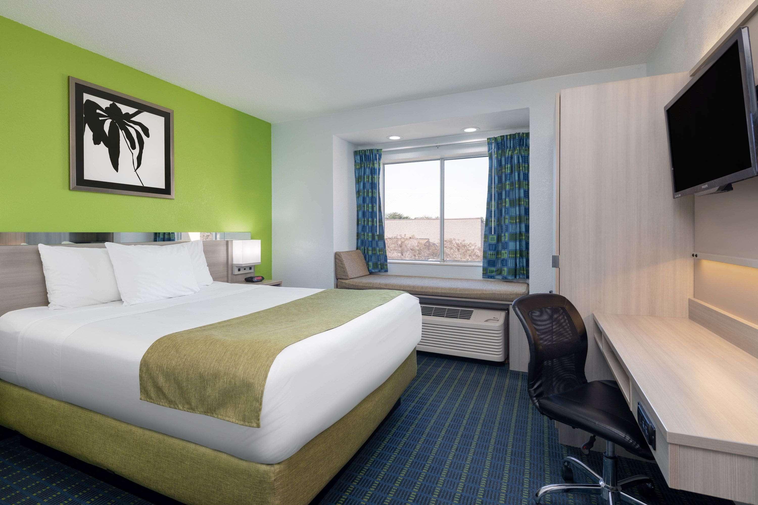 קורנליוס Microtel Inn By Wyndham Lake Norman מראה חיצוני תמונה