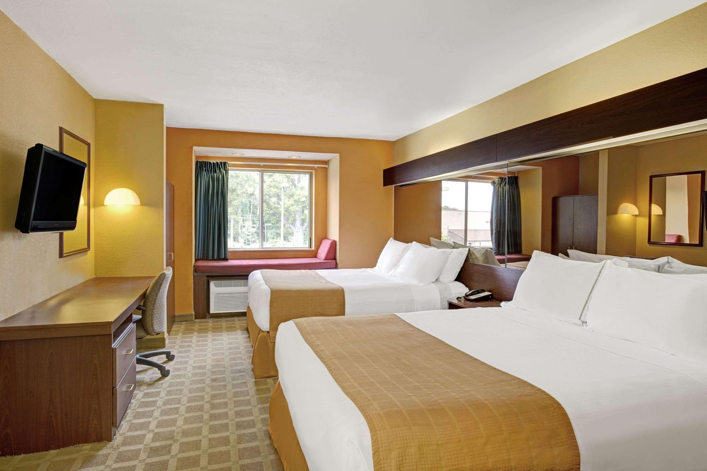קורנליוס Microtel Inn By Wyndham Lake Norman מראה חיצוני תמונה