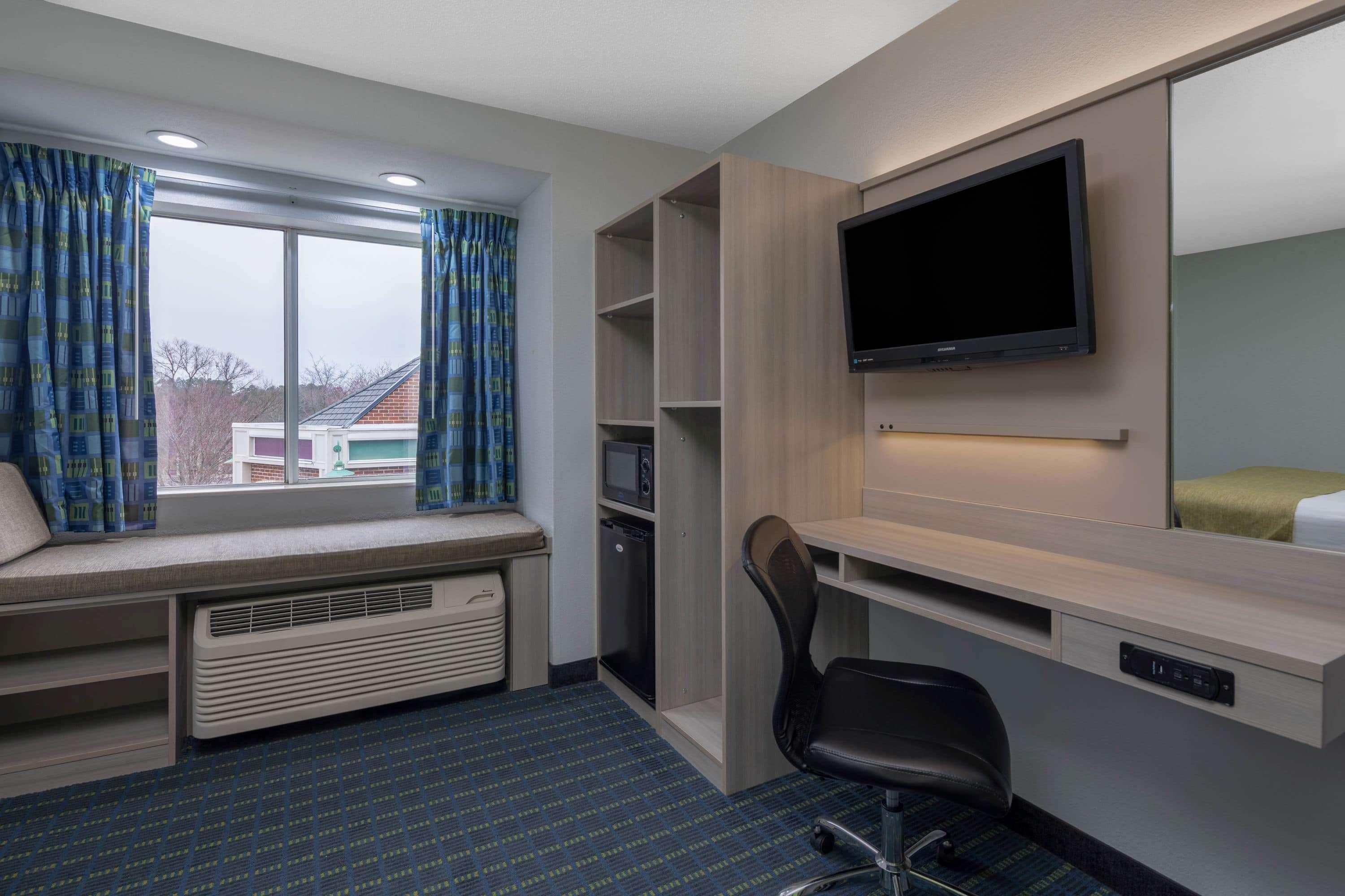 קורנליוס Microtel Inn By Wyndham Lake Norman מראה חיצוני תמונה