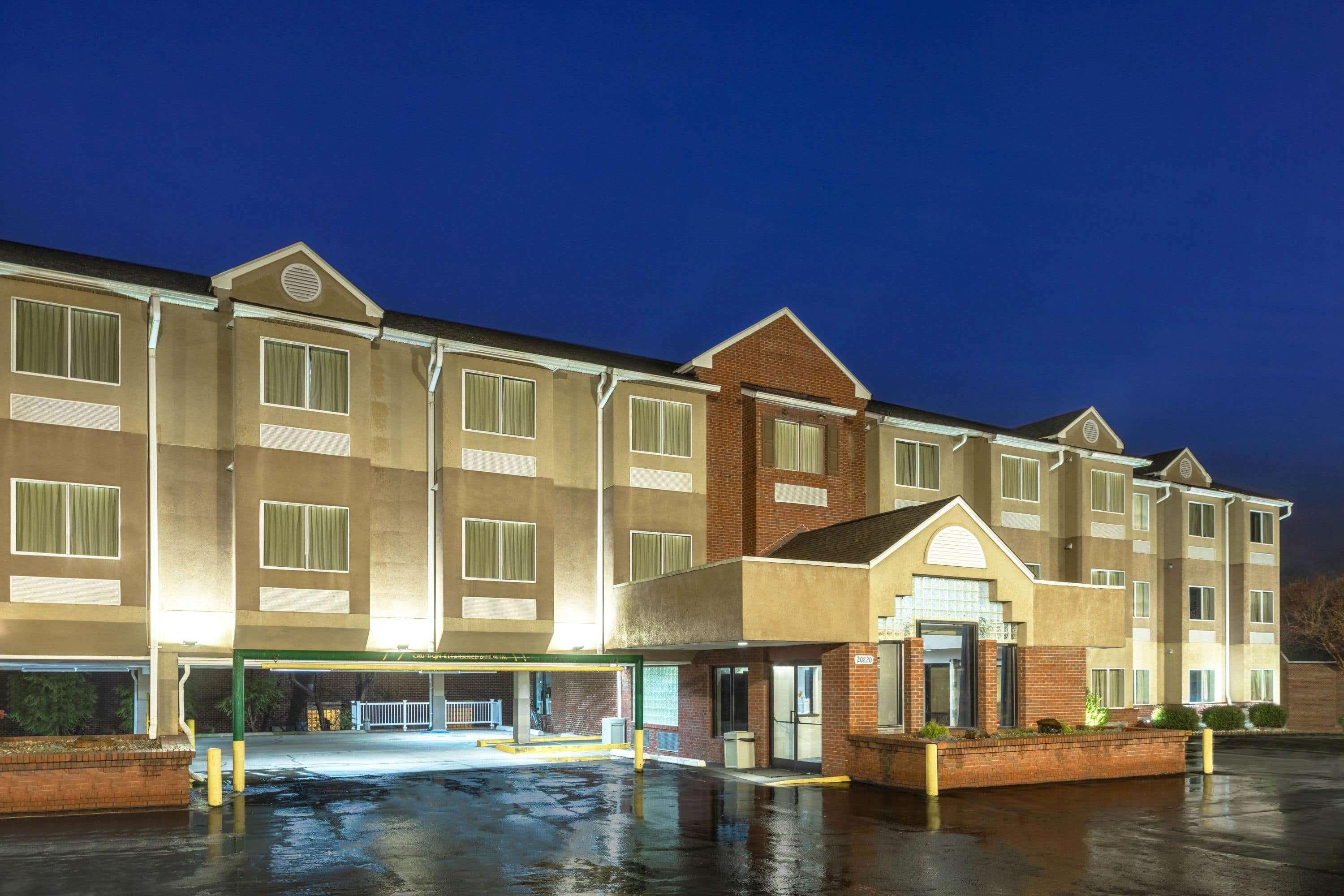 קורנליוס Microtel Inn By Wyndham Lake Norman מראה חיצוני תמונה