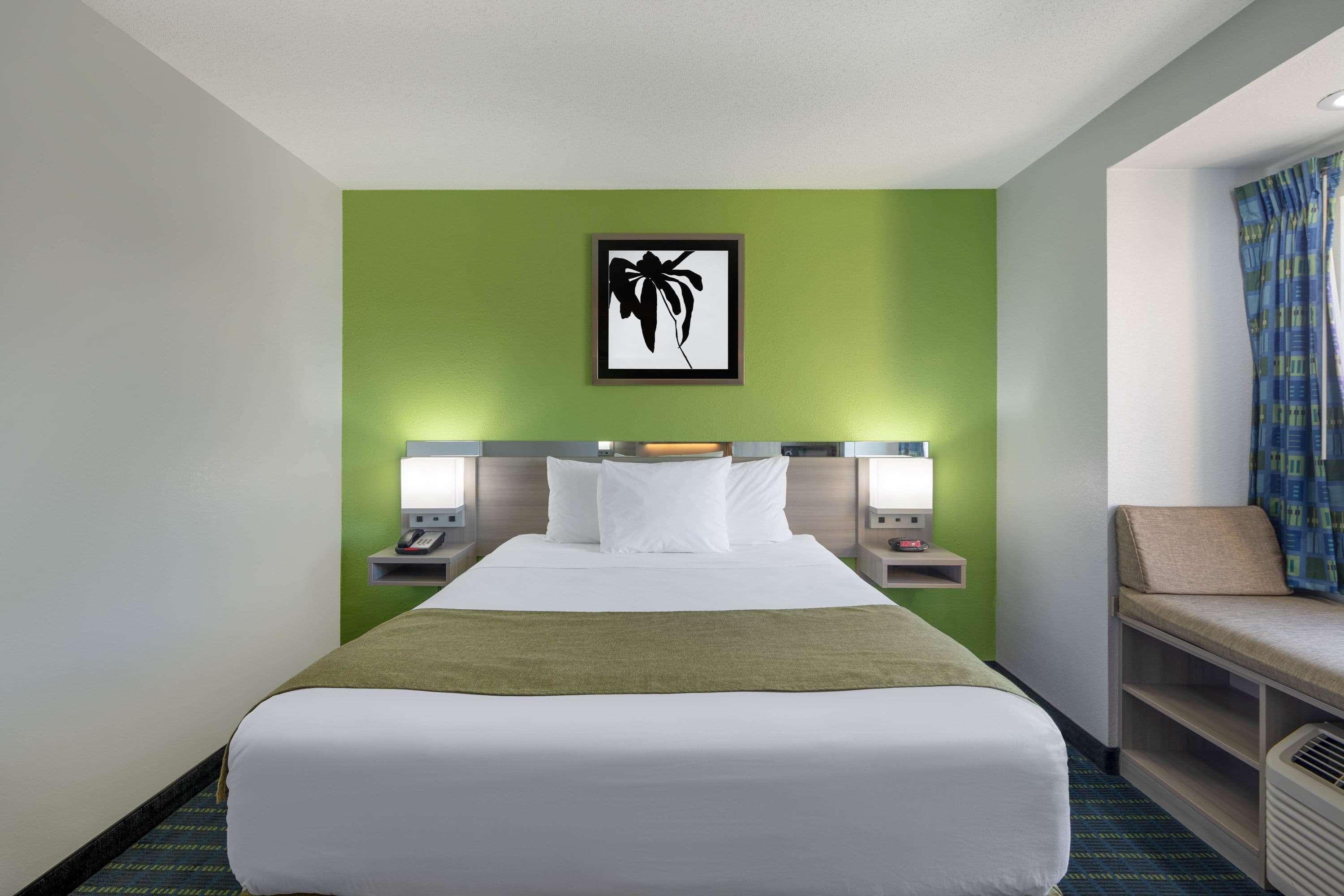 קורנליוס Microtel Inn By Wyndham Lake Norman מראה חיצוני תמונה