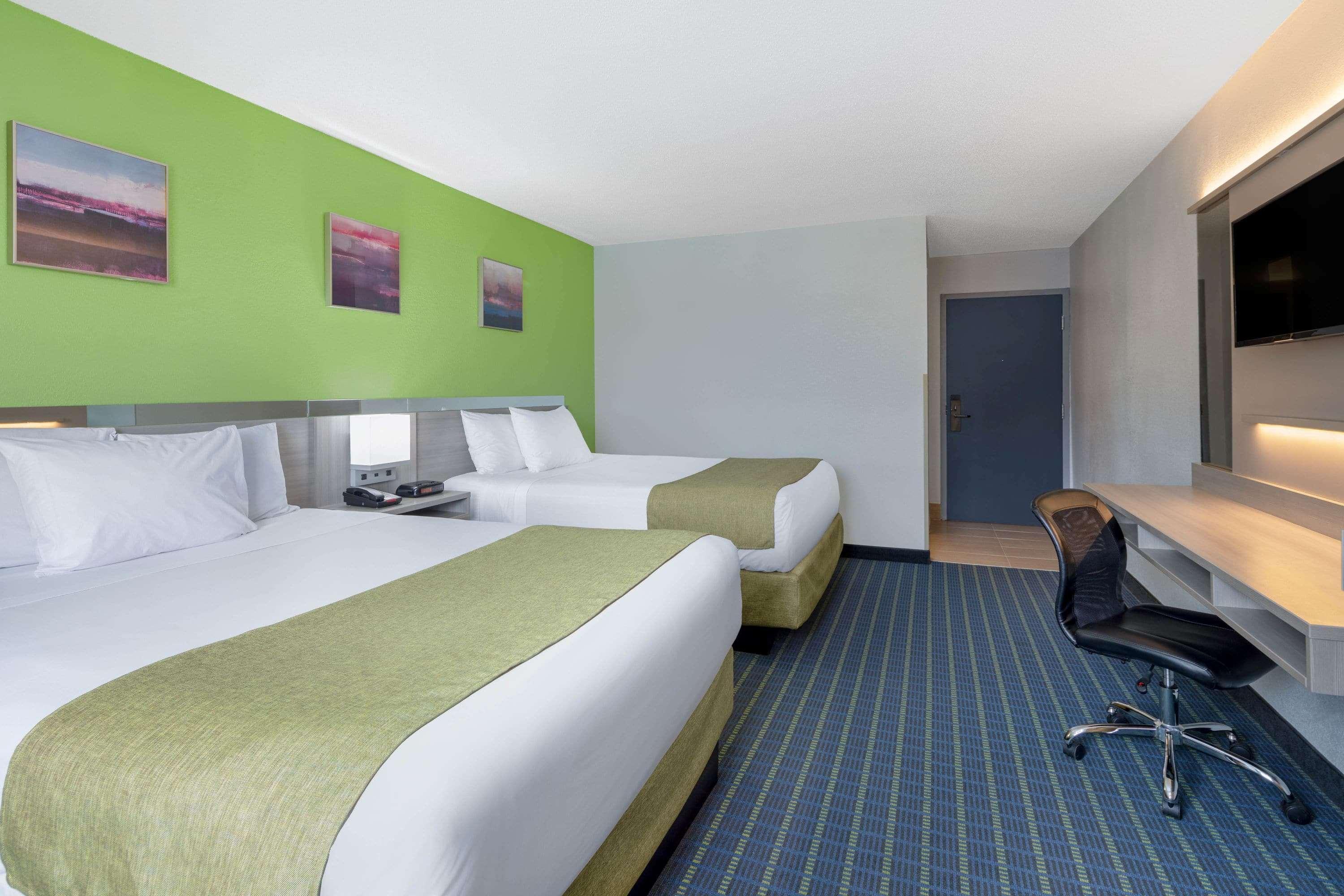 קורנליוס Microtel Inn By Wyndham Lake Norman מראה חיצוני תמונה