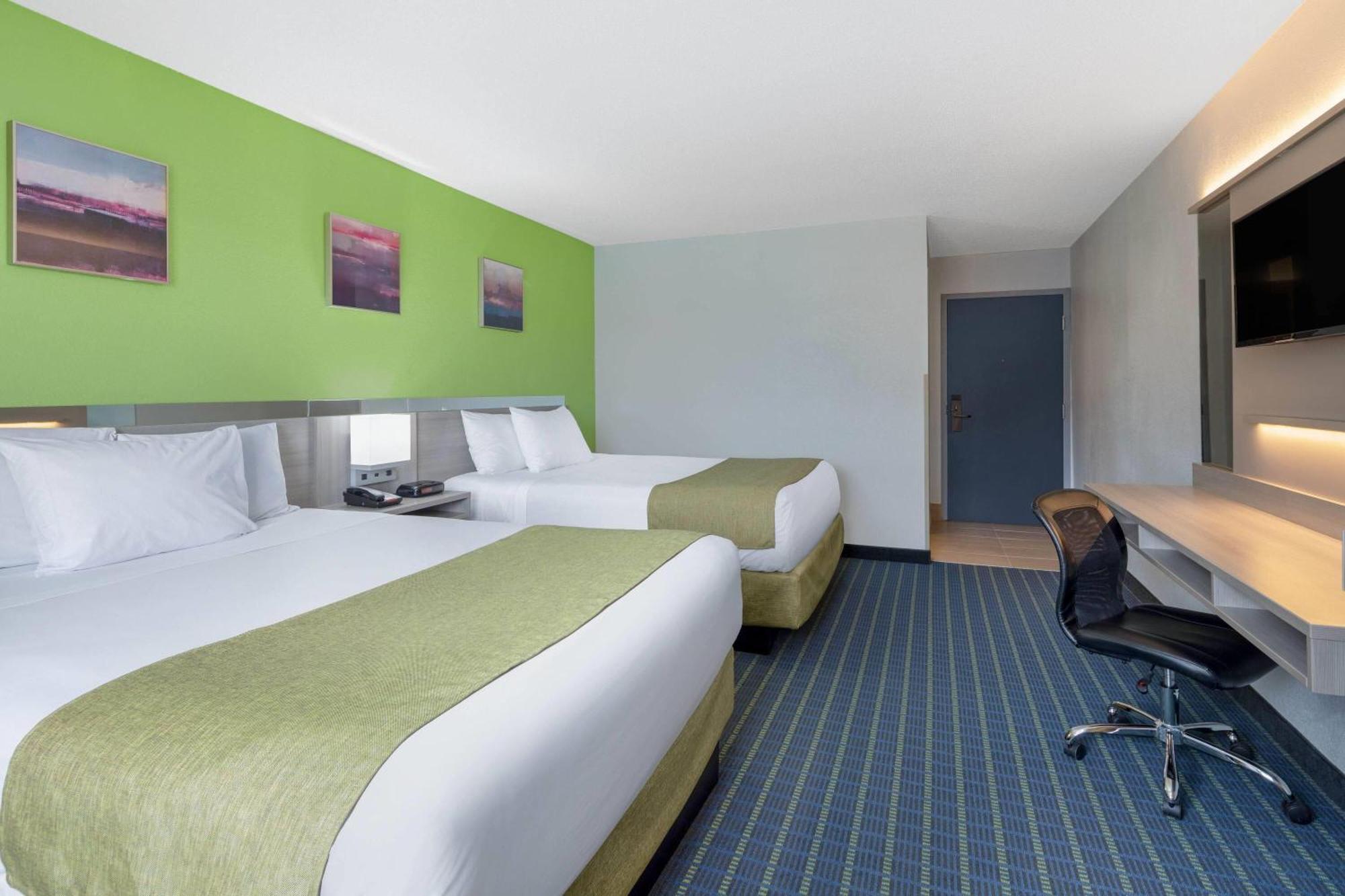 קורנליוס Microtel Inn By Wyndham Lake Norman מראה חיצוני תמונה